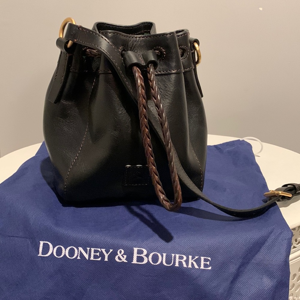 💕Dooney & Bourke Florentine Leather Small Bucketbag